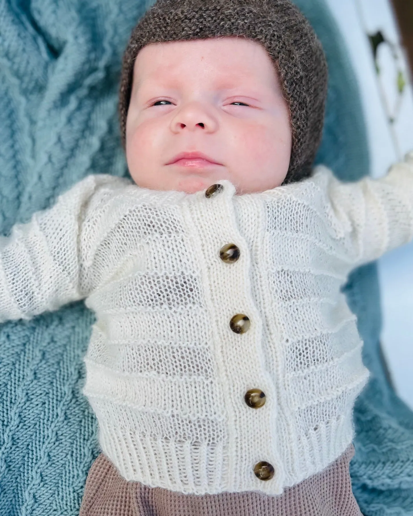 Straight Up Cardigan Baby English